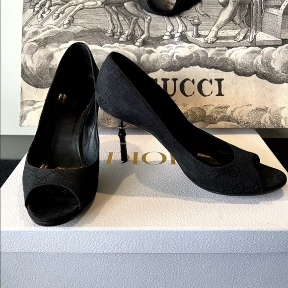 Authentic GUCCI Italy Bamboo Black LOGO Peep Toe Heels IT 39C/9 US - Picture 4 of 12